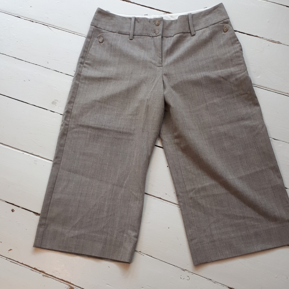 The limited.Capris size 6.Polyester/rayon/spandex
